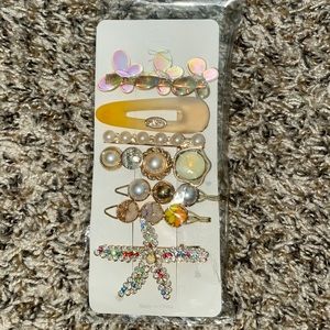 hair clips and barrettes